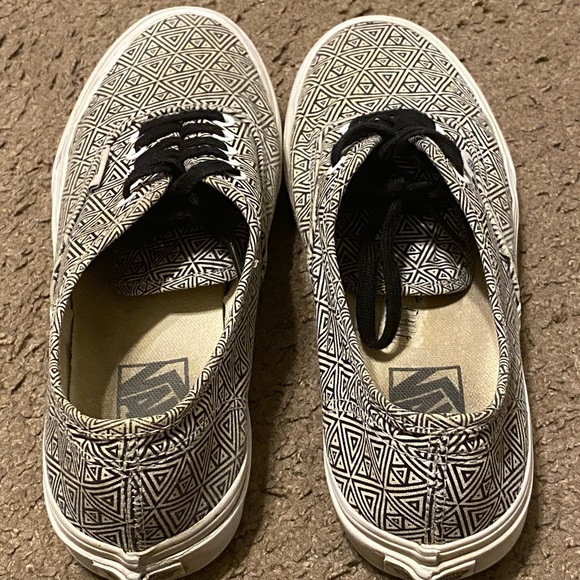 Vans Black and White Geometric Sneakers - Picture 4 of 6